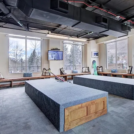 3 Bedroom Luxury Ritz-Carlton Condo With Mountain Views
